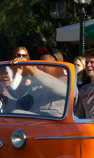 Rose Bowl Photo Gallery: USC and Penn State Visit Disneyland